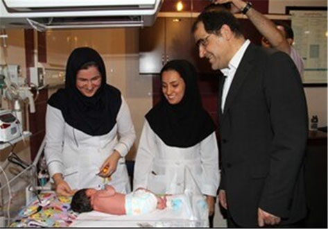 بازدید وزیر بهداشت از طرح‌های درمانی شهرستان استهبان